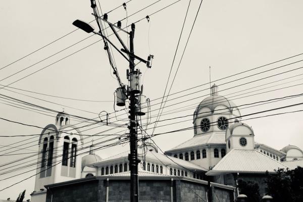 electricity cables in San José